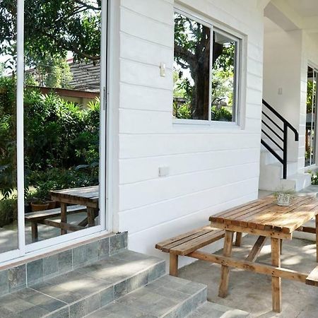 Bed and Breakfast Location One Eighty Bangcusay Екстер'єр фото